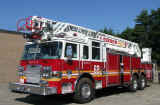 FDNY Ladder 62.jpg (210907 bytes)